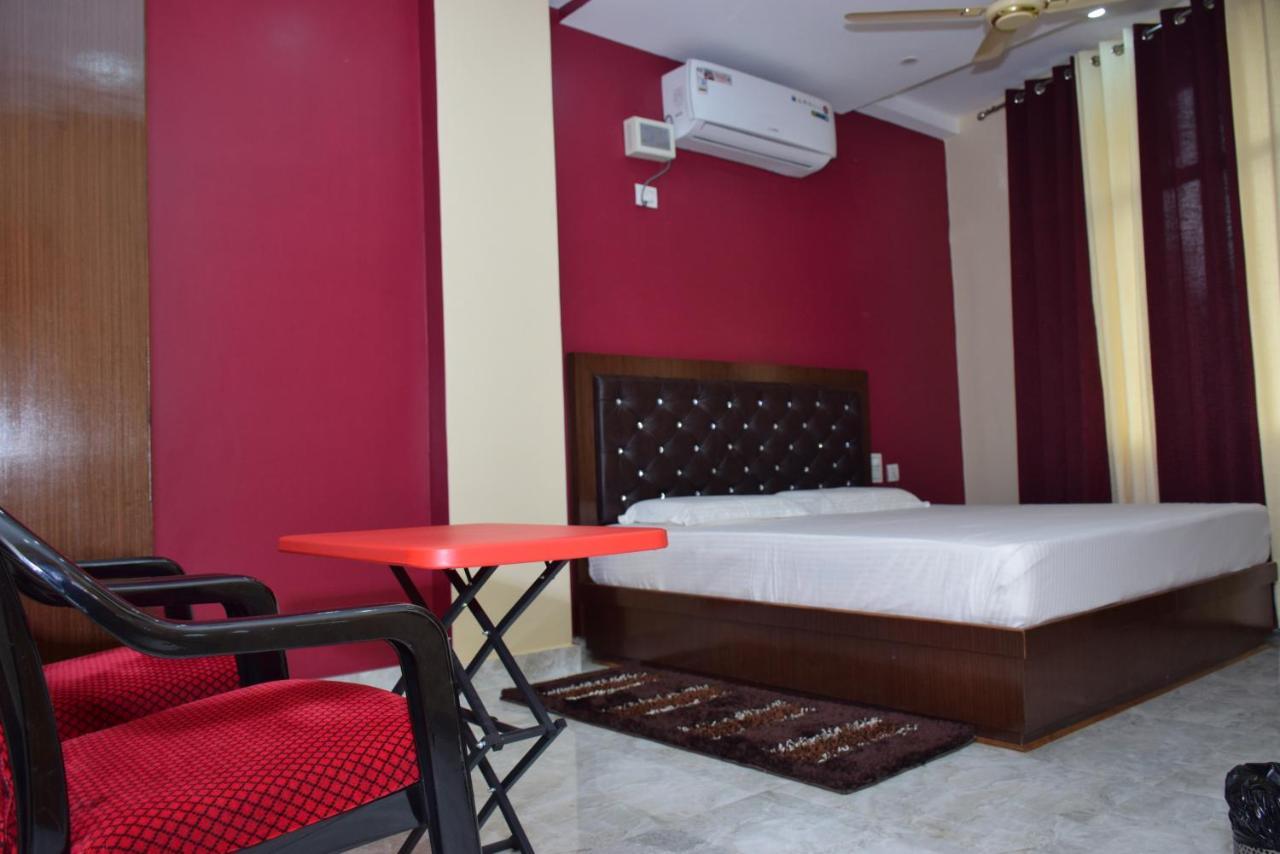 Hotel Sky Bule & Restaurant Khas Nagrota Esterno foto