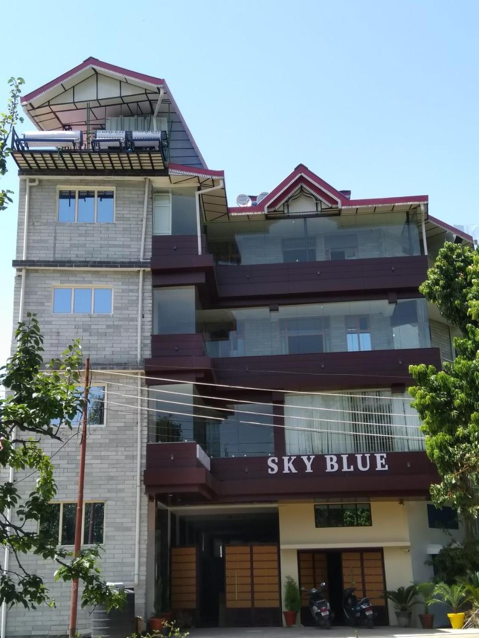 Hotel Sky Bule & Restaurant Khas Nagrota Esterno foto