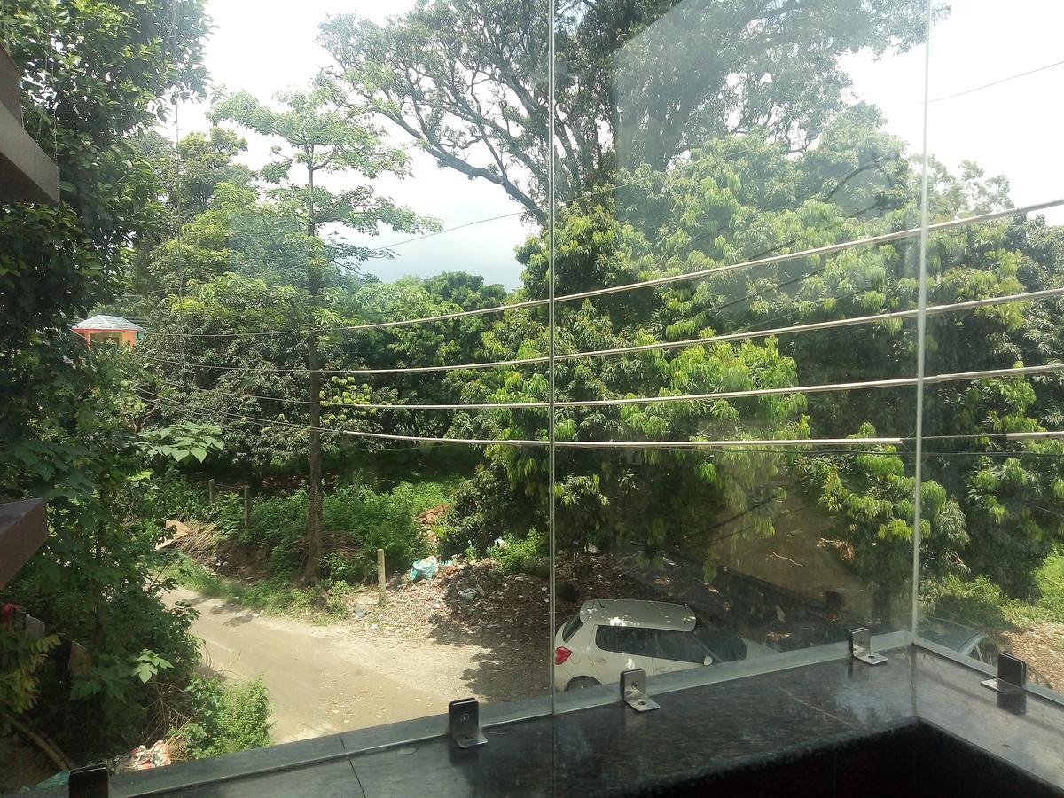 Hotel Sky Bule & Restaurant Khas Nagrota Esterno foto