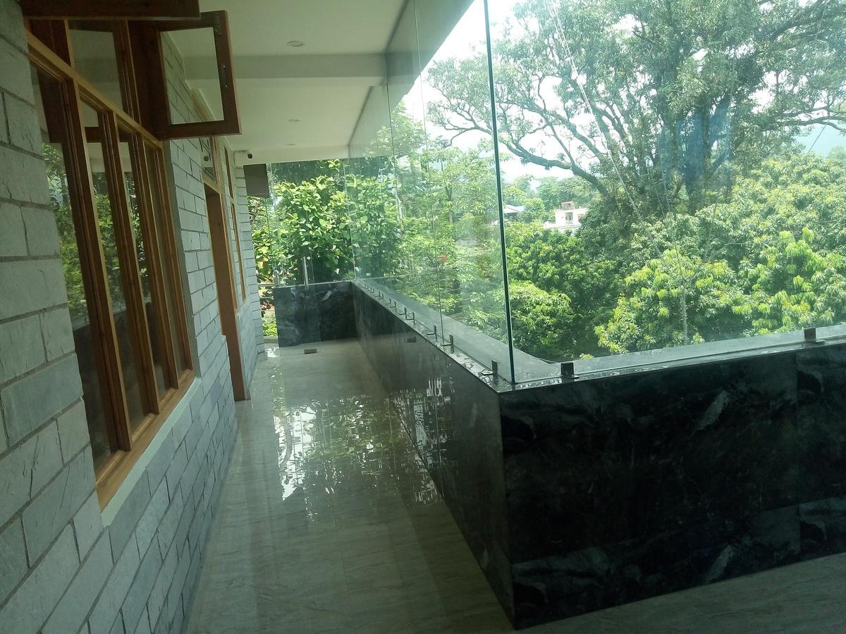 Hotel Sky Bule & Restaurant Khas Nagrota Esterno foto